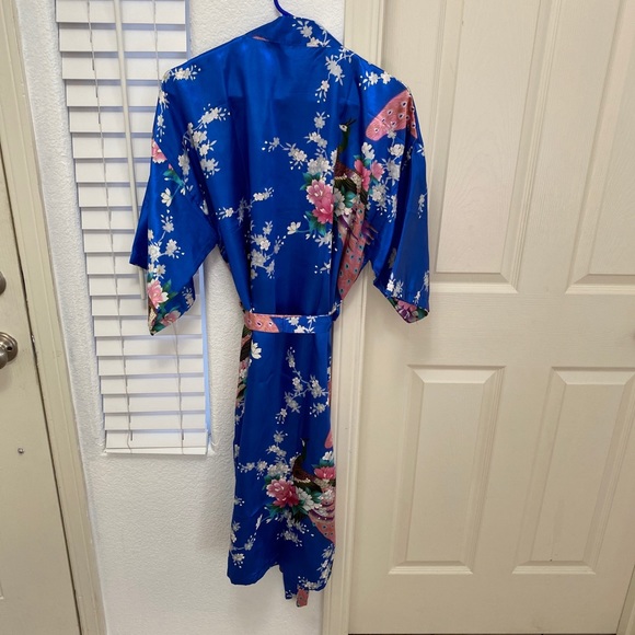 Japanese kimono with robe belt NWT - Picture 3 of 7